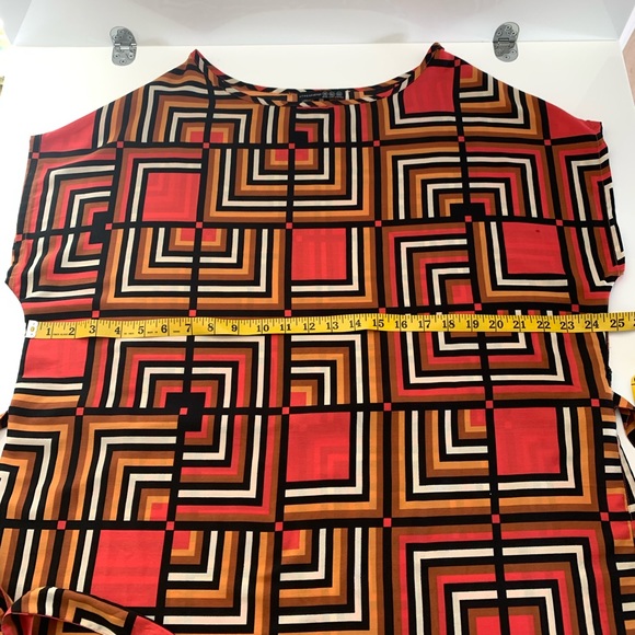 Retro geometric print boxy tunic dress with self-fabric tie belt ✨LIKE N… - Picture 3 of 3